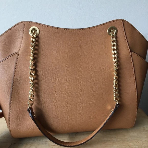 ❌ Sold ❌ Michael Kors Jet Set Chain Shoulder Tote - Picture 5 of 8